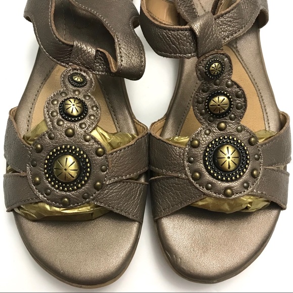 naturalizer women's sandals